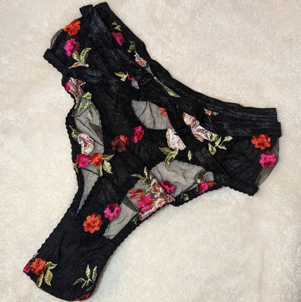 Solstice Intimates Coy set - Picture 2 of 4